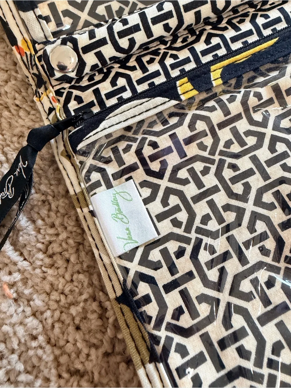 NWOT. Vera Bradley travel organizer dogwood